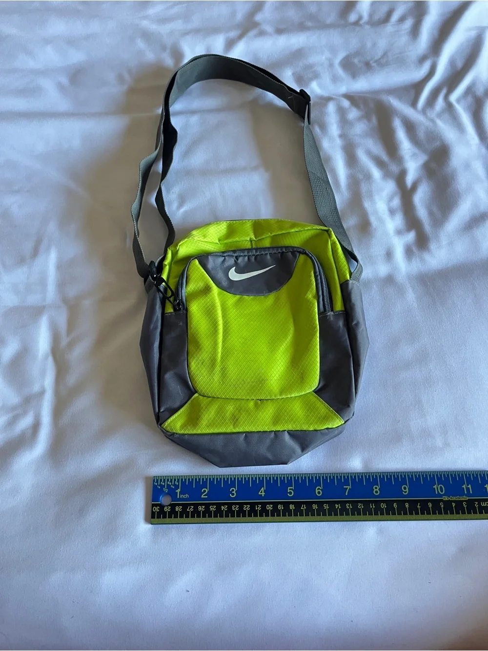 Nike Crossbody Messenger Shoulder Bag Neon Lime Green Grey Nylon 80s Vintage